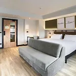 Leonardo Boutique Отель 2*